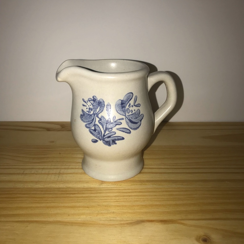Vintage stoneware milk dish